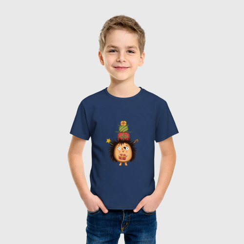 Детская футболка хлопок с принтом Ёжик с Новогодними подарками, фото на моделе #1