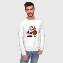 Лонгслив с принтом Санта и олень для мужчины, вид на модели спереди №2. Цвет основы: белый