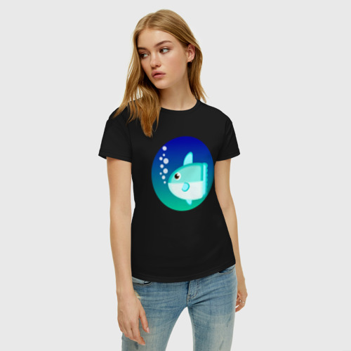 Женская футболка хлопок с принтом Луна-рыба, фото на моделе #1