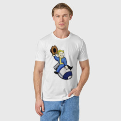 Футболка с принтом Vault boy - bomb rider для мужчины, вид на модели спереди №2. Цвет основы: белый