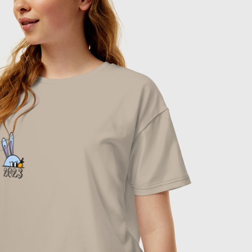 Женская футболка хлопок Oversize с принтом 2023 Кролик и морковка, фото на моделе #1