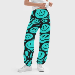 Женские джоггеры оверсайз 3D С голубыми неоновыми смайликами - фото 2