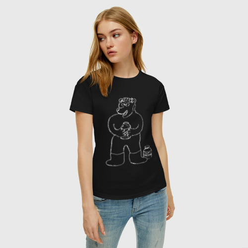 Женская футболка хлопок с принтом Медведь с банкой белый, фото на моделе #1