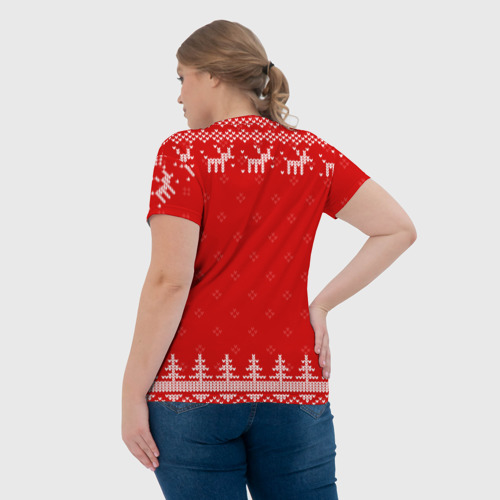 Женская футболка 3D с принтом Новогодний строитель: свитер с оленями, вид сзади #2