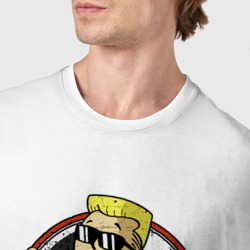 Футболка с принтом Vault boy - Duke Nukem для мужчины, вид на модели спереди №4. Цвет основы: белый