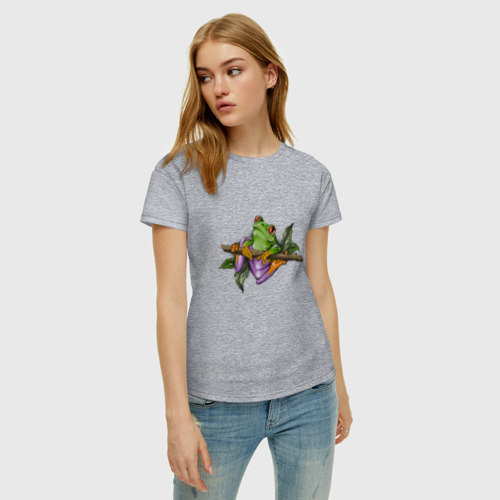 Женская футболка хлопок с принтом Лягушка на ветке, фото на моделе #1