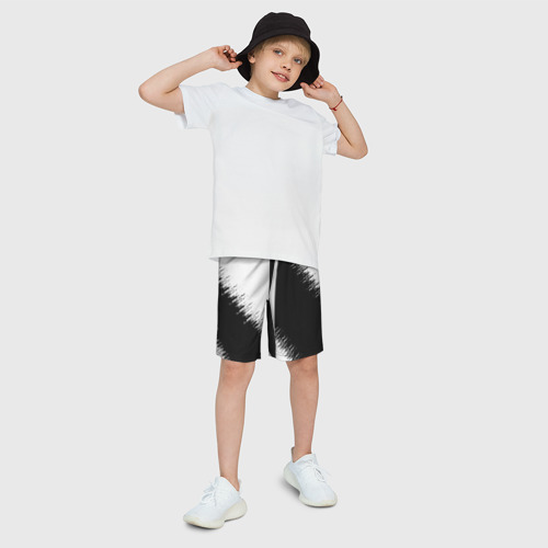 Детские спортивные шорты 3D с принтом Белая и чёрная полоса, фото на моделе #1