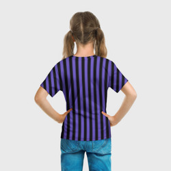 Футболка с принтом Школьная форма фиолетовая Wednesday для ребенка, вид на модели сзади №3. Цвет основы: белый