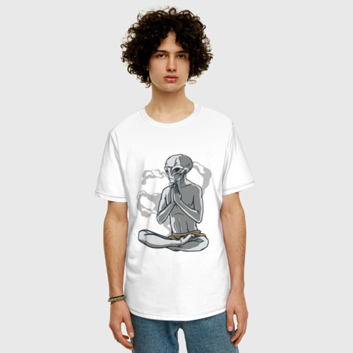 Мужская футболка хлопок Oversize с принтом Медитирующий пришелец, фото на моделе #1