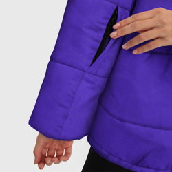 Куртка с принтом Яркий сиреневый с пятнами текстурированными для женщины, вид на модели спереди №4. Цвет основы: черный