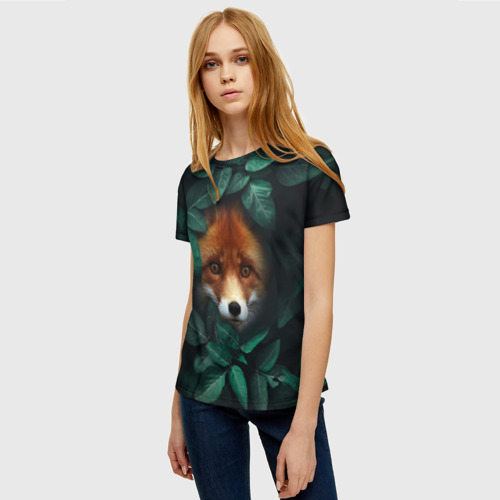 Женская футболка 3D с принтом Лис в листьях, фото на моделе #1