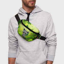 Поясная сумка 3D Енот на фоне зеленой листвы - фото 2