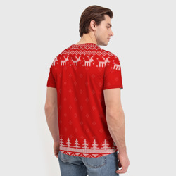 Футболка с принтом Новогодний Олег: свитер с оленями для мужчины, вид на модели сзади №2. Цвет основы: белый
