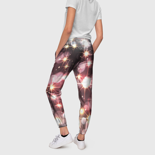 Женские брюки 3D с принтом Сияние розовых и золотых блесток на черном фоне, вид сзади #2