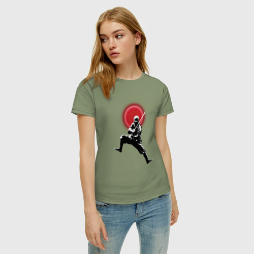 Женская футболка хлопок с принтом Ниндзя в бою, фото на моделе #1