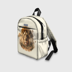 Рюкзак с принтом Лев в зарослях саванны для ребенка, вид на модели спереди №3. Цвет основы: белый