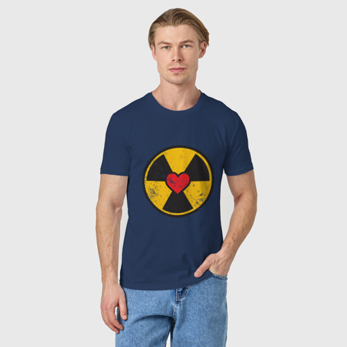 Мужская футболка хлопок Радиация любви, цвет темно-синий - фото 3