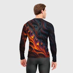 Рашгард с принтом Огненный орнамент с языками пламени для мужчины, вид на модели сзади №2. Цвет основы: белый