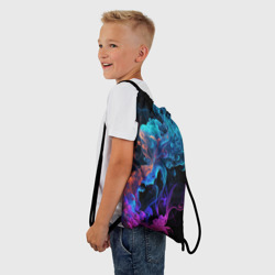 Рюкзак-мешок 3D Неоновый цветной дым на черном фоне - фото 2
