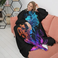 Плед с рукавами Неоновый цветной дым на черном фоне - фото 2