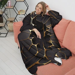 Плед с рукавами Трещины в пропасть: черно-золотой узор разлом - фото 2