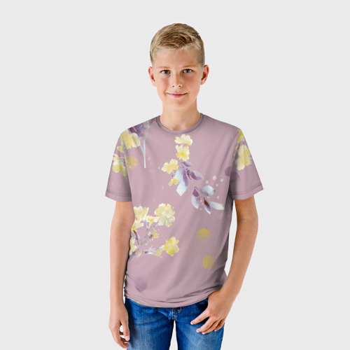 Детская футболка 3D с принтом Паттерн с цветами на пыльном розовом фоне, фото на моделе #1