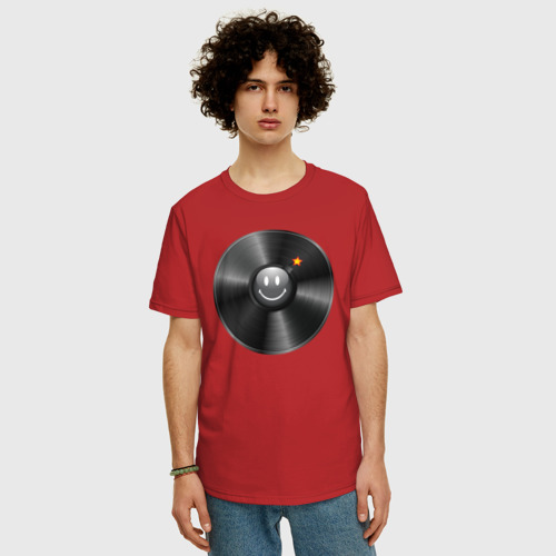 Мужская футболка хлопок Oversize с принтом Виниловая пластинка с бомбочкой, фото на моделе #1