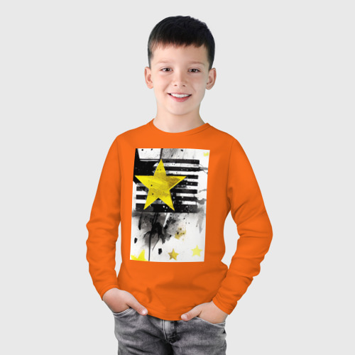 Детский лонгслив хлопок с принтом Желтая звезда на полосах, фото на моделе #1