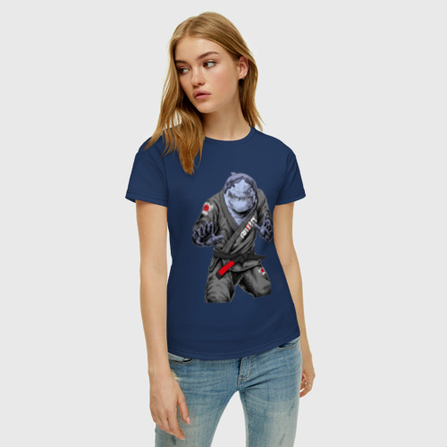 Женская футболка хлопок с принтом Акула bjj, фото на моделе #1