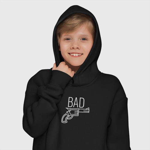 Детское худи Oversize хлопок Bad надпись с револьвером, цвет черный - фото 12