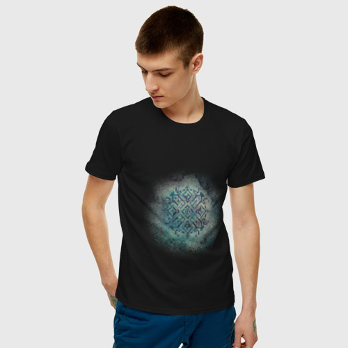 Мужская футболка хлопок с принтом Мандала в космосе, синяя, фото на моделе #1