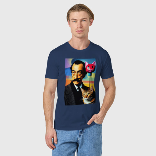 Мужская футболка хлопок Salvador Dali and cat - pop art, цвет темно-синий - фото 3