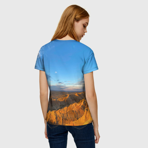 Женская футболка 3D с принтом Скалы и пустыня днём, вид сзади #2
