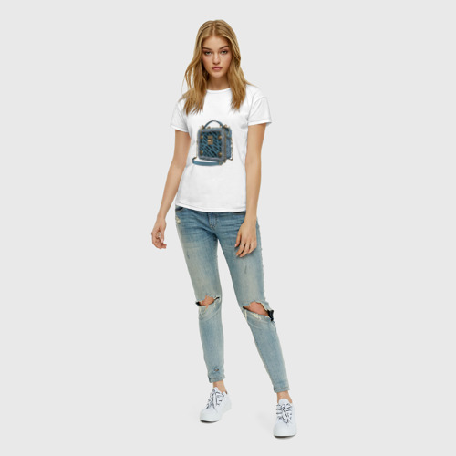 Женская футболка хлопок с принтом Главный аксессуар девушки, вид сбоку #3