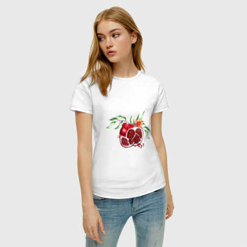 Женская футболка хлопок с принтом Гранаты - натюрморт, фото на моделе #1