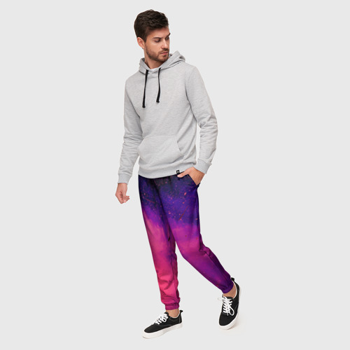 Мужские брюки 3D с принтом Фиолетовый космос, фото на моделе #1