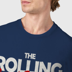 Футболка с принтом The Rolling Stones rock для мужчины, вид на модели спереди №4. Цвет основы: темно-синий