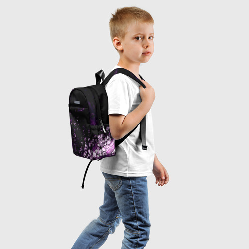Детский рюкзак 3D с принтом Во тьме фиолетовые краски, вид сзади #1