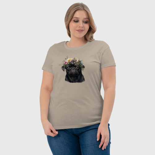 Женская футболка хлопок с принтом Мопс черный в венке из цветов, фото #4