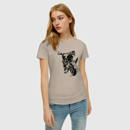 Женская футболка хлопок с принтом Мотоцикл силуэт, фото на моделе #1