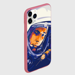 Чехол для iPhone 11 Pro матовый Юрий Гагарин в скафандре - фото 2