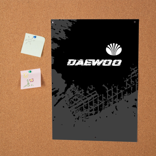 Постер Daewoo Speed на темном фоне со следами шин: символ сверху - фото 2