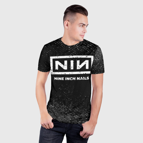 Мужская футболка 3D Slim с принтом Nine Inch Nails с потертостями на темном фоне, фото на моделе #1