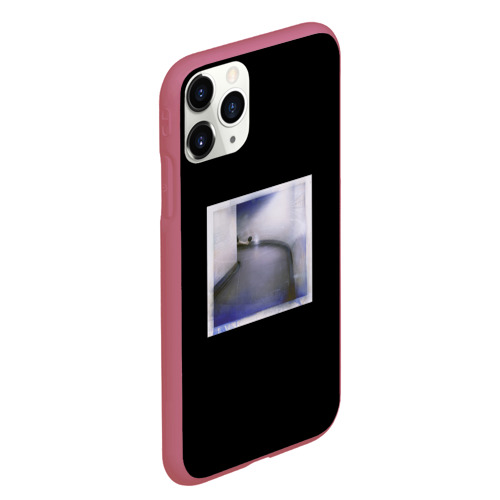 Чехол для iPhone 11 Pro Max матовый Noize MC - Выход в город, цвет малиновый - фото 3