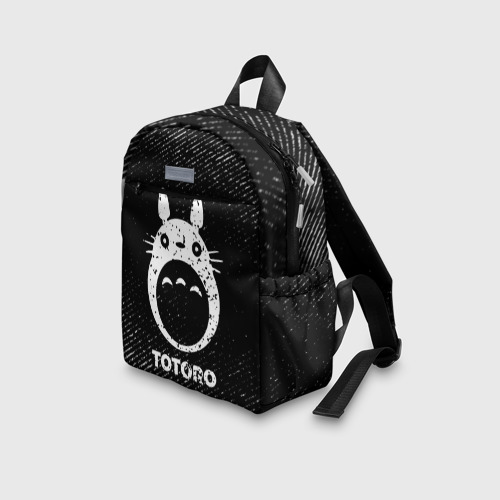 Детский рюкзак 3D с принтом Totoro с потертостями на темном фоне, вид сбоку #3