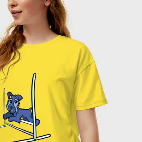 Женская футболка хлопок Oversize с принтом Собака прыгает, фото на моделе #1