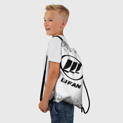 Рюкзак-мешок 3D Lifan Speed на светлом фоне со следами шин - фото 3