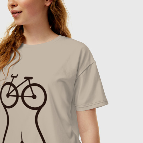 Женская футболка хлопок Oversize с принтом Велосипедистка, фото на моделе #1