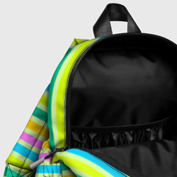 Рюкзак с принтом Желто-зеленый полосатый узор для ребенка, вид на модели спереди №4. Цвет основы: белый