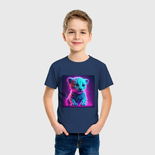 Детская футболка хлопок с принтом Милый ягуар в неоне, фото на моделе #1
